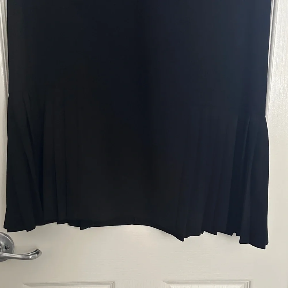 Zara Black Short-Sleeve Tunic with Pleated Hem - Picture 4 of 5